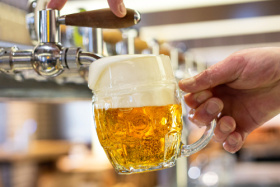 Spotřeba piva v Česku dále klesá