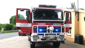 Energetici věnovali hasičskou cisternu obci Pětipsy