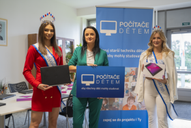 Vítězky Miss České republiky 2023 předaly techniku žákům základní školy