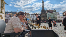 Olomoucké šachové léto dnes zahájí simultánka velmistra Davida Navary