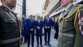 Pietní akt před budovou Českého rozhlasu