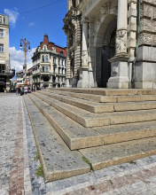 Vchod na radnici je opět přístupný veřejnosti