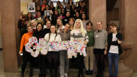 Pedagogickou fakultu UJEP svátečně vyzdobili žáci základních škol